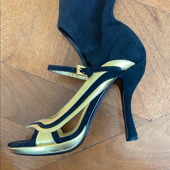 Prada Gold & Suede heels - Picture 13 of 15